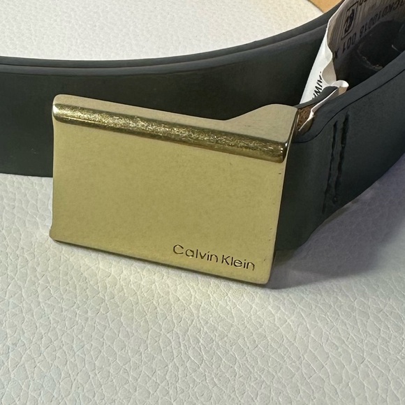NEW Women’s Calvin Klein Adjustable Black Leather Belt Brushed Gold Buckle SZ XL - Picture 6 of 6